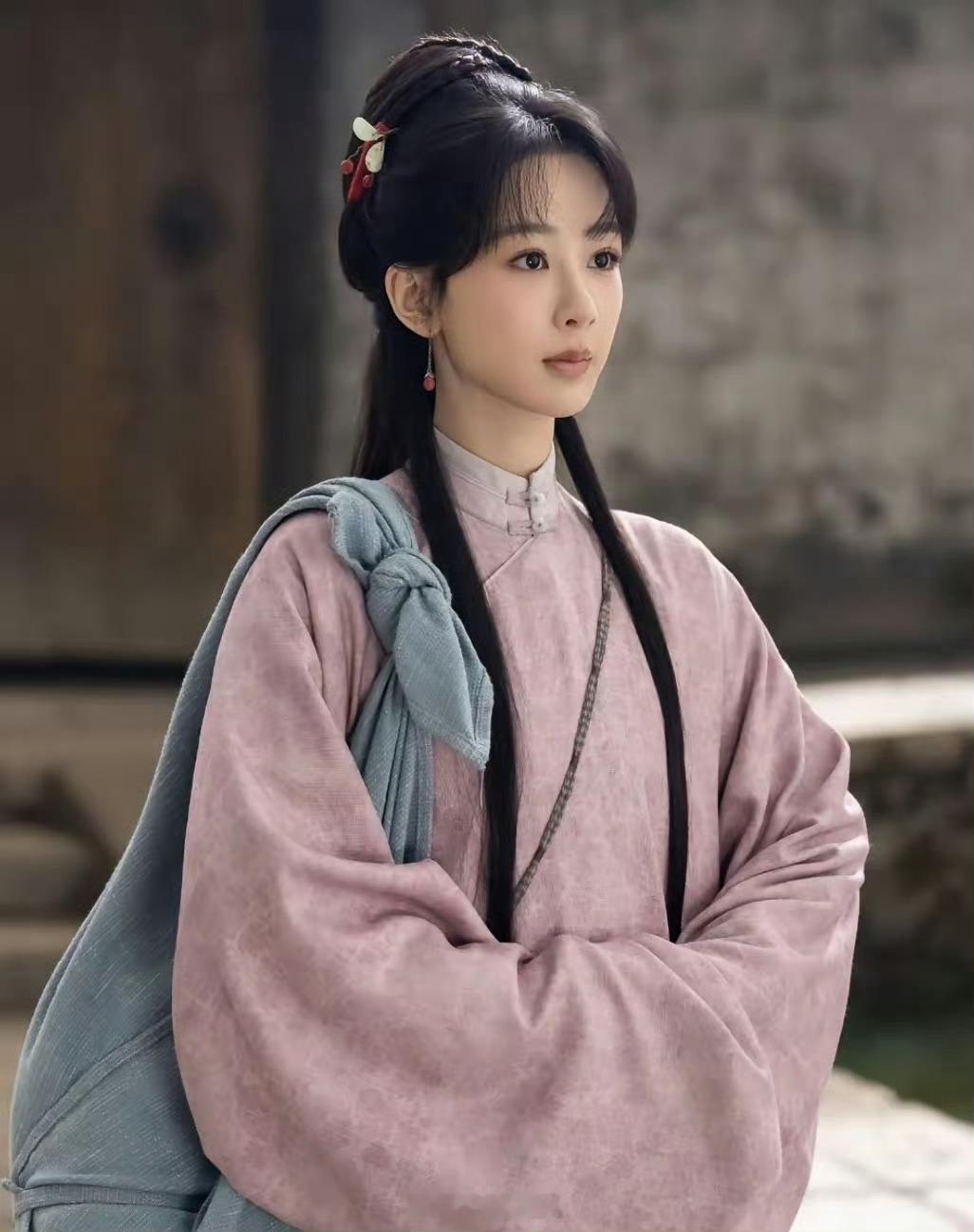 《兰香如故》热播后，很多网友感叹，幸好这部剧女主没有敲定杨紫，不然就会出现很微妙