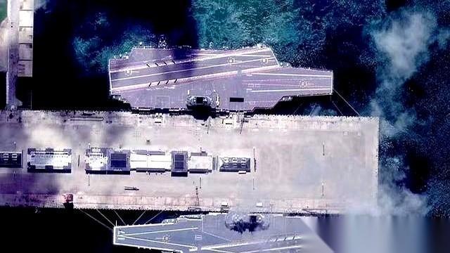 刷上了！那个数字，18！就那么明晃晃地，出现在了那个八万吨的大家伙身上。别小