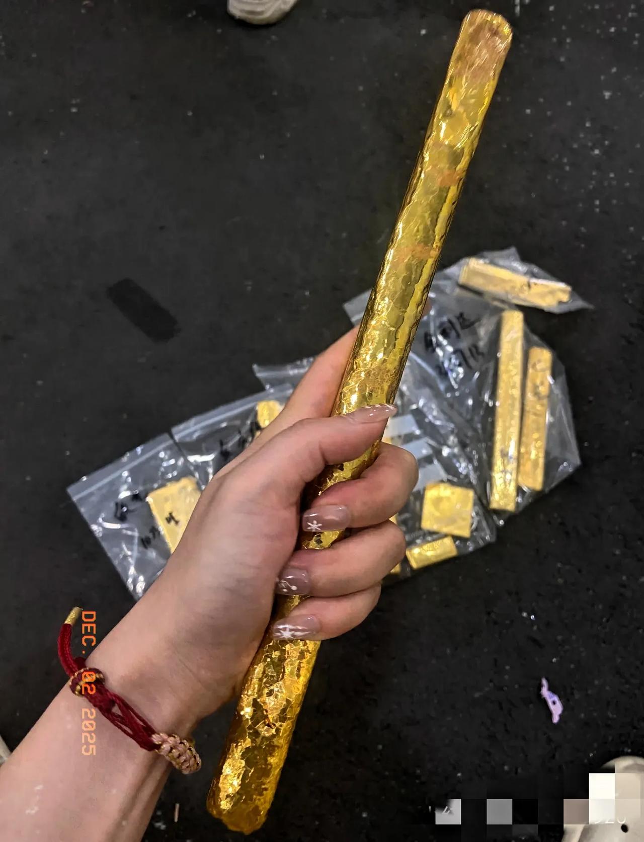 求求你们了！手里有黄金的朋友，这两天别着急卖；没黄金的，这两天金价涨了也别忙