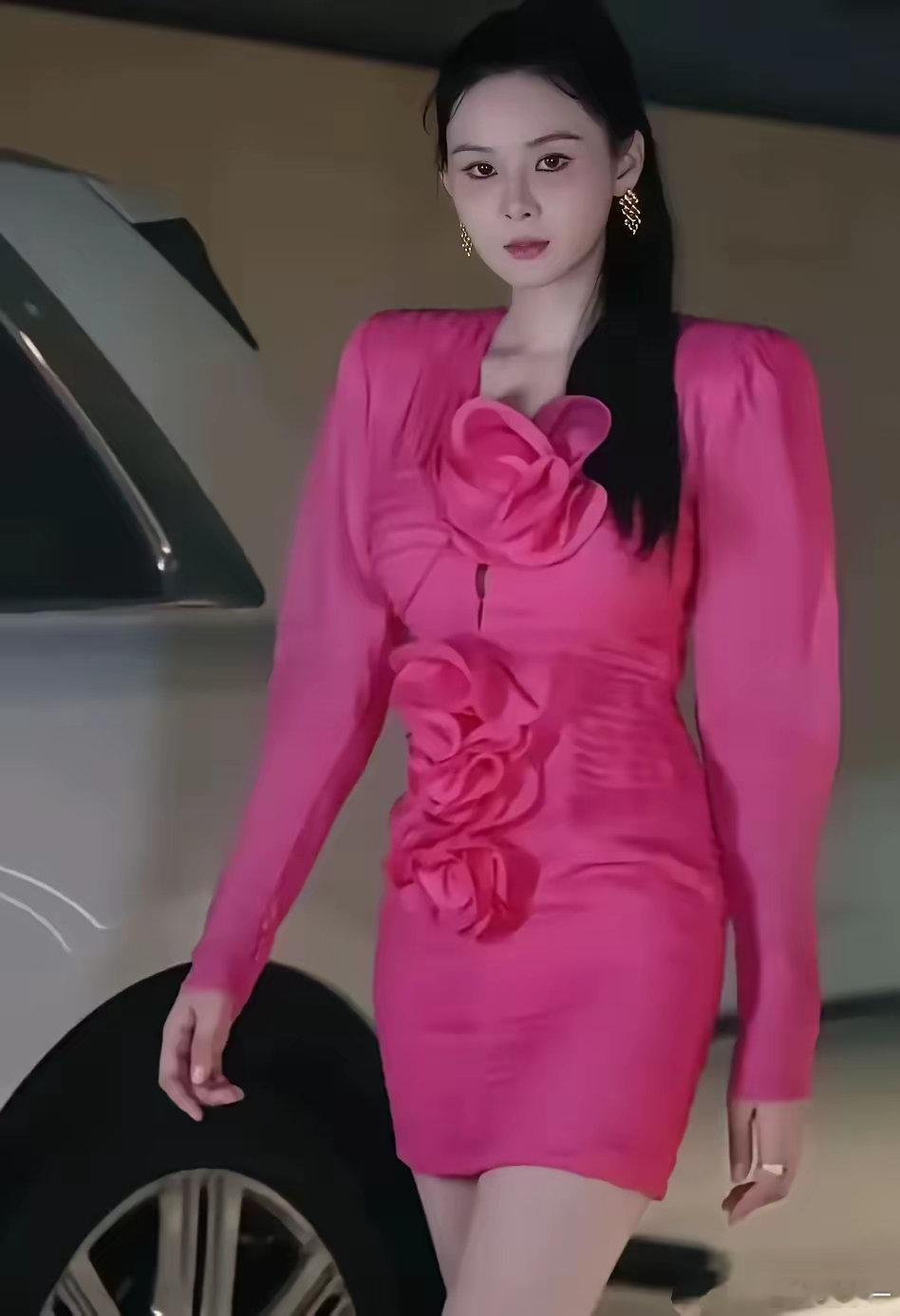 张颖颖这是准备跟汪小菲杠一辈子？汪小菲和马筱梅刚完婚，张颖颖就来一组惊艳大片！​