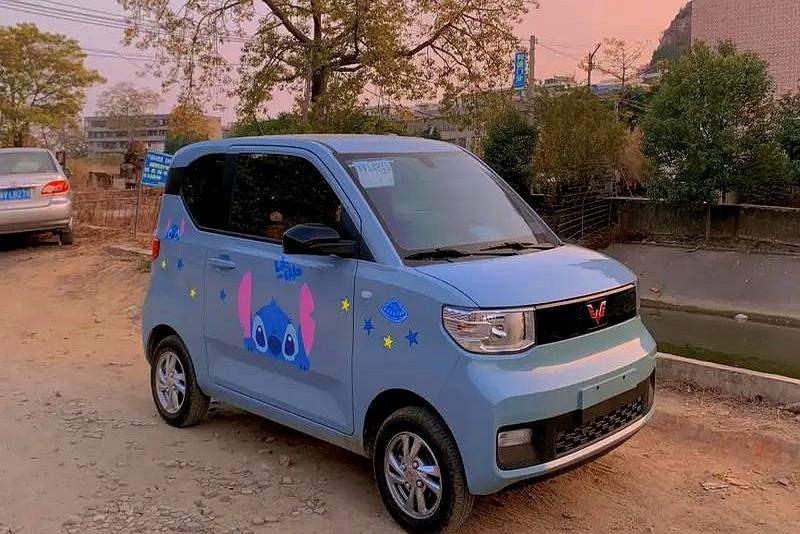 五菱把新一代宏光MINIEV的实车照片甩出来时，第一眼就能看出它不再是那个“方盒