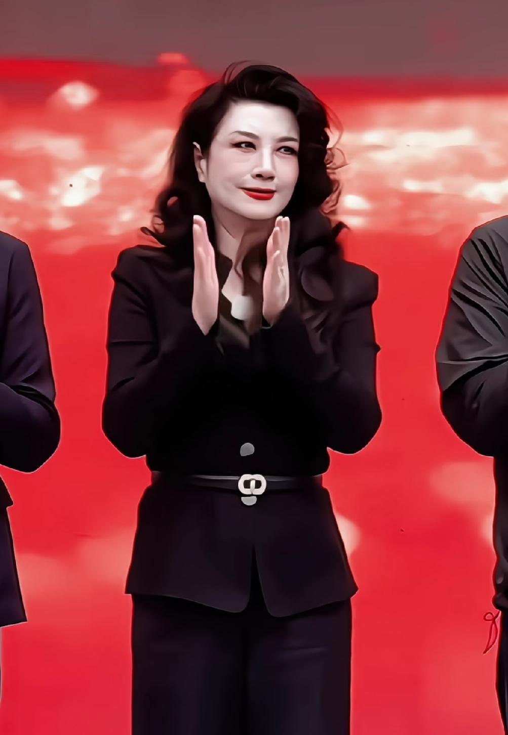 你还认得出这是谁吗？没错，这就是演员美女王静。如今变化太大了，气质还是那个气质，
