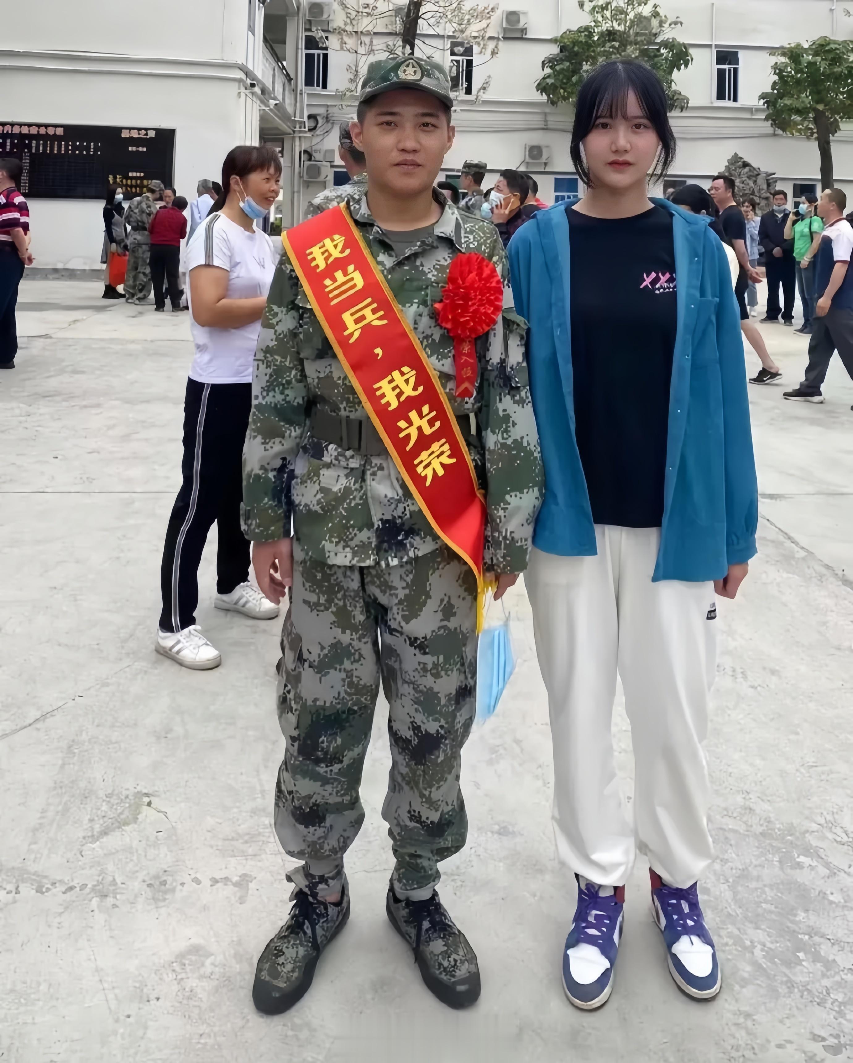 当兵前VS当兵后气质真的变了，就两年功夫。