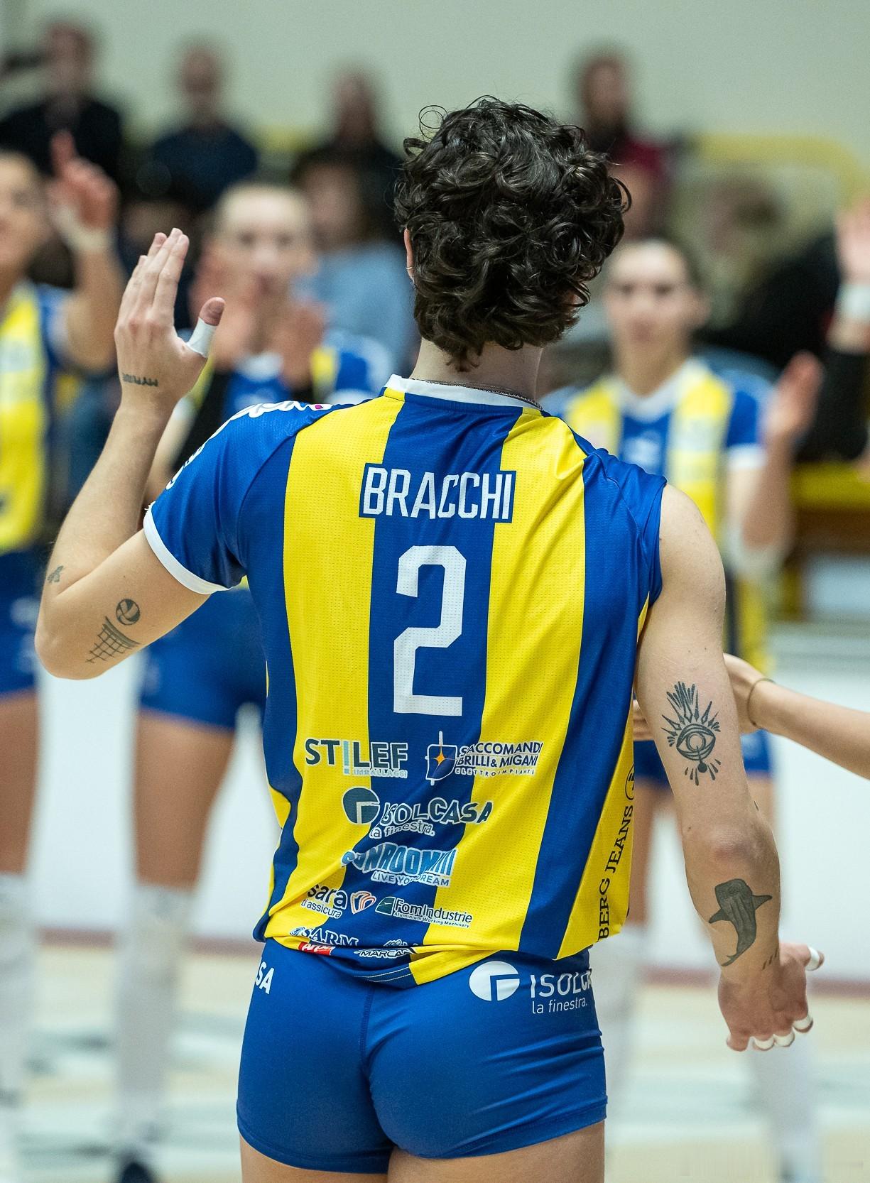 庄宇珊留洋第一季⚔️在圣乔瓦尼客场1比3不敌布斯托的比赛中，蓝白队的三接应进