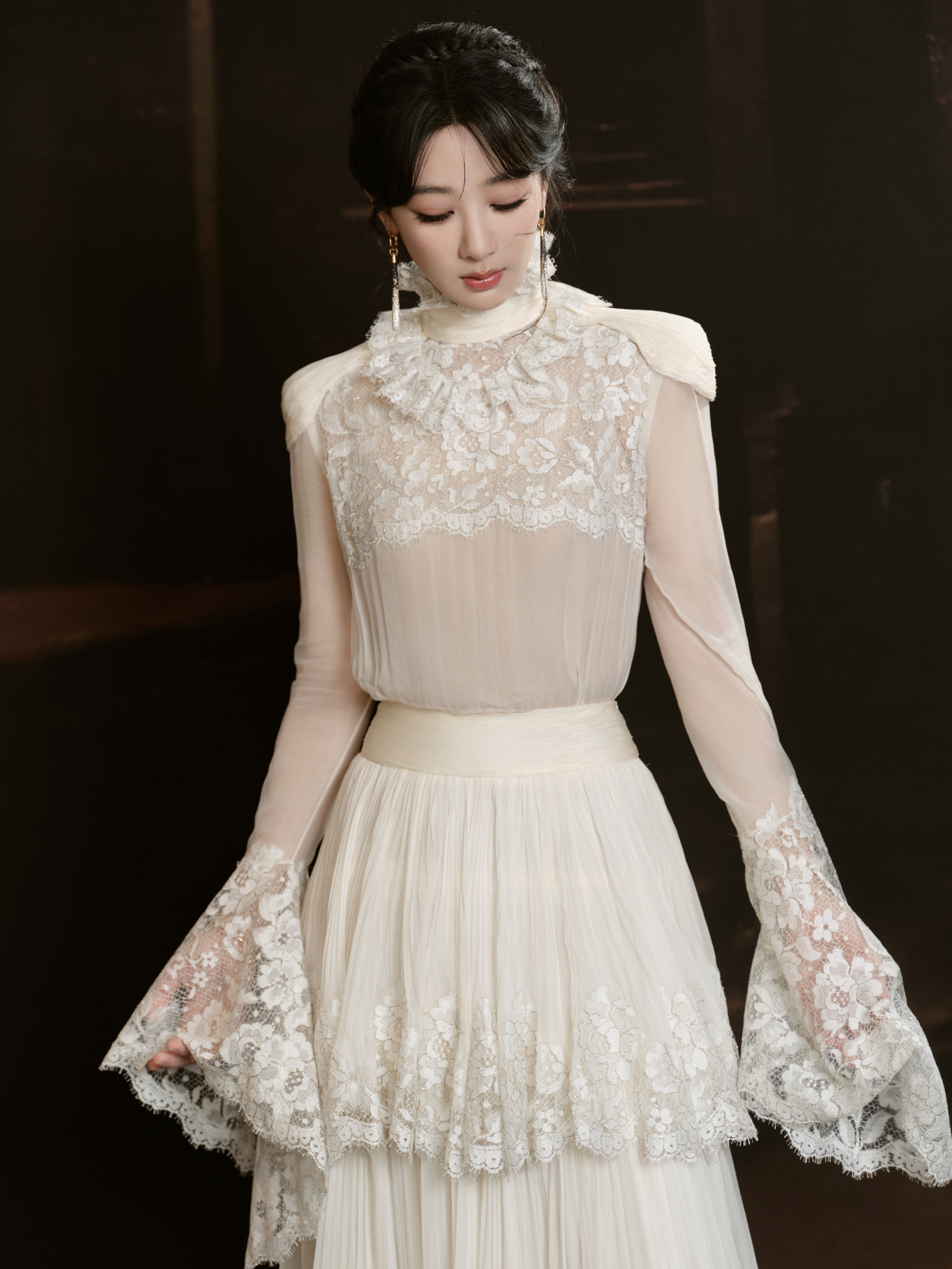 杨紫也被女装背刺了杨紫晚安