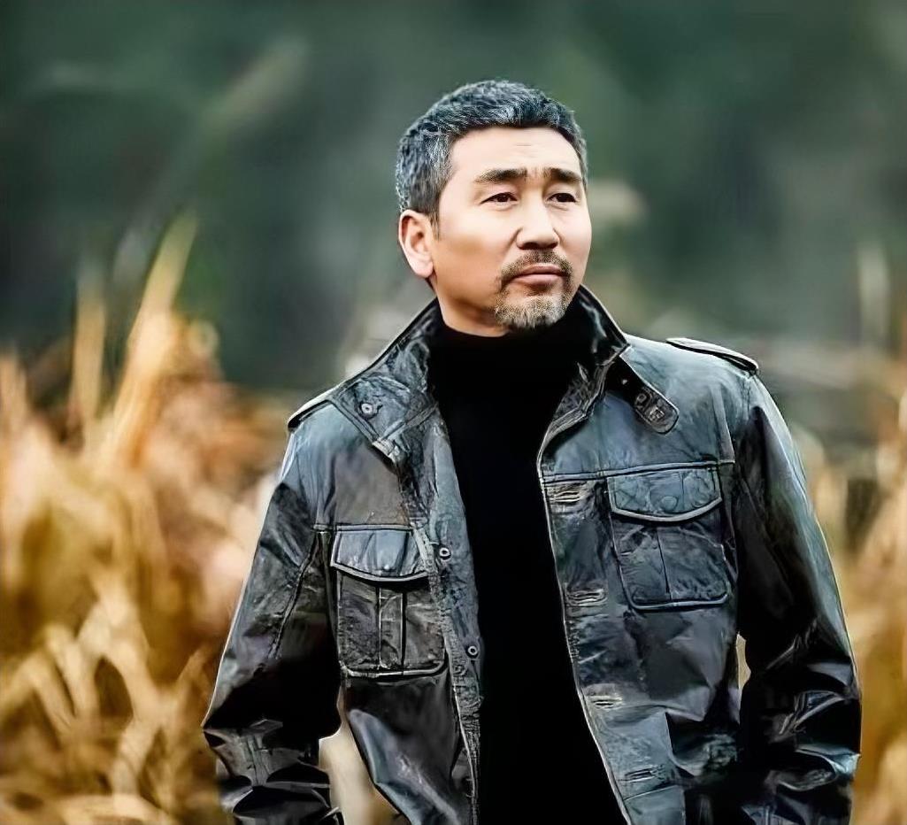 沙宝亮16岁早恋，认识他的第一个老婆，结婚后，靠老婆养他，可他还是犯了男人都会犯