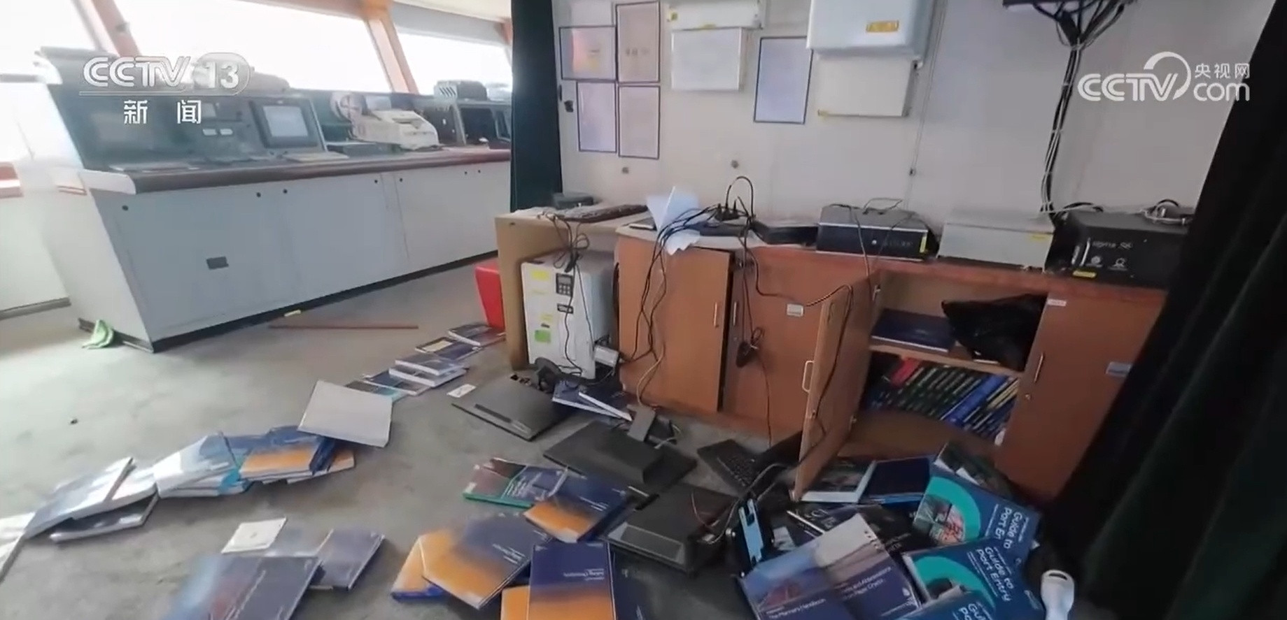 中国第42次南极考察：9级风浪挑战 深海4000米取水作业