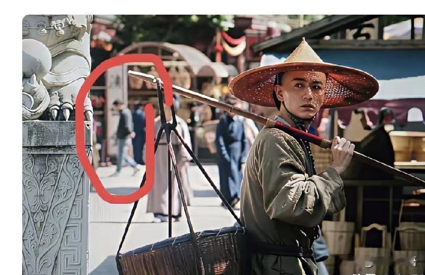 这个穿牛仔裤的人是穿越过去的吗？由陈晓主演，朱亚文出演的《大生意人》，演的不错