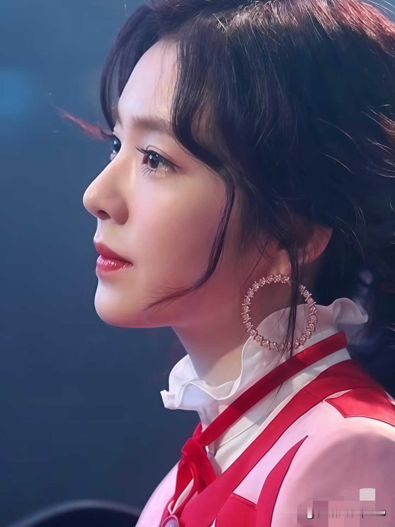 裴珠泫的侧颜太完美了