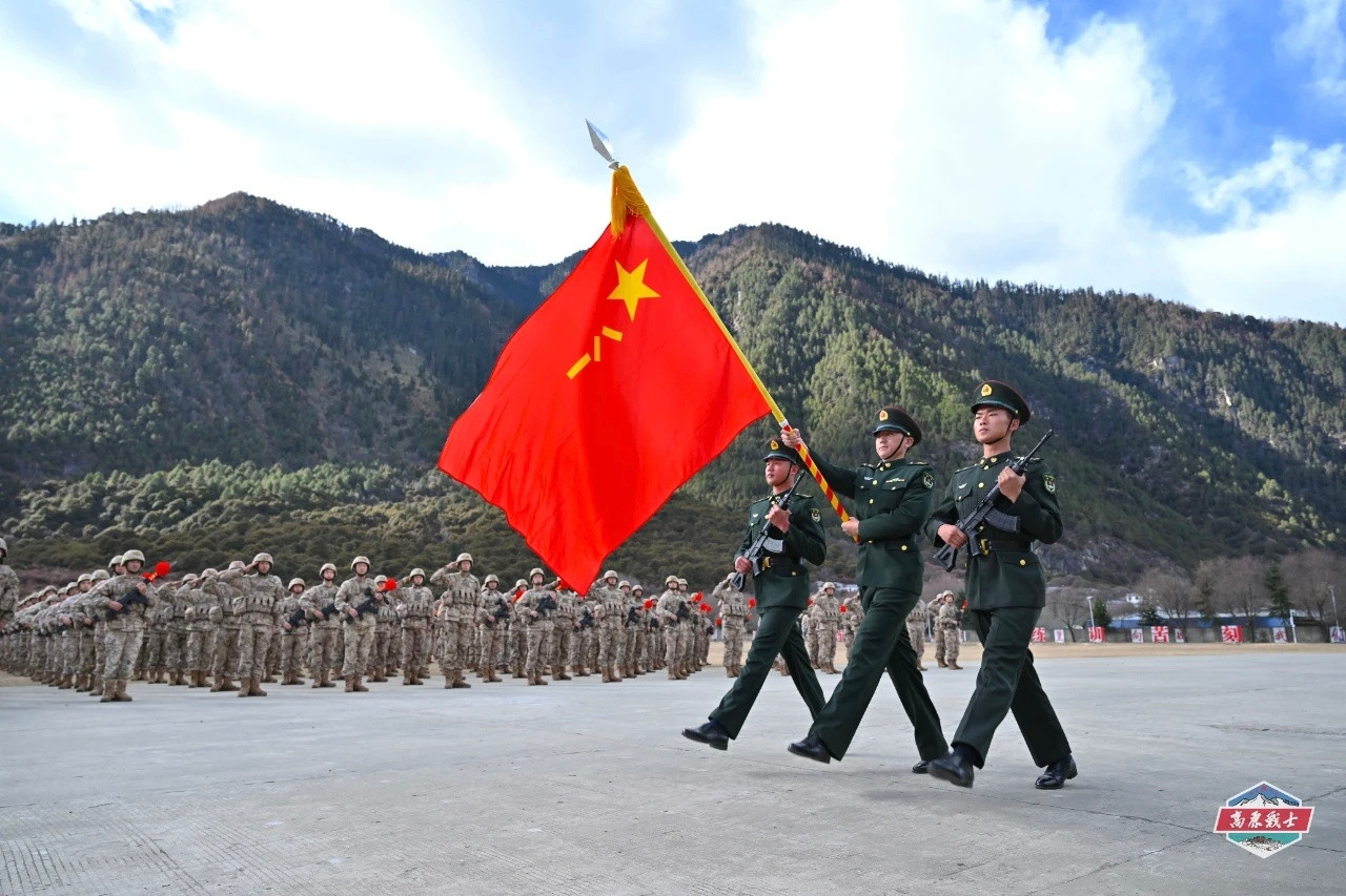 西藏军区某部新兵授装仪式（高原战士）烽火问鼎计划