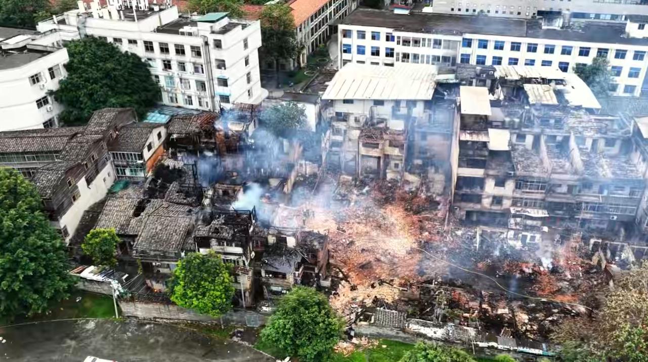 再见，下河里！福州市中心这条“老巷”遗憾落幕！9日晚上，位于福州台江区上海街