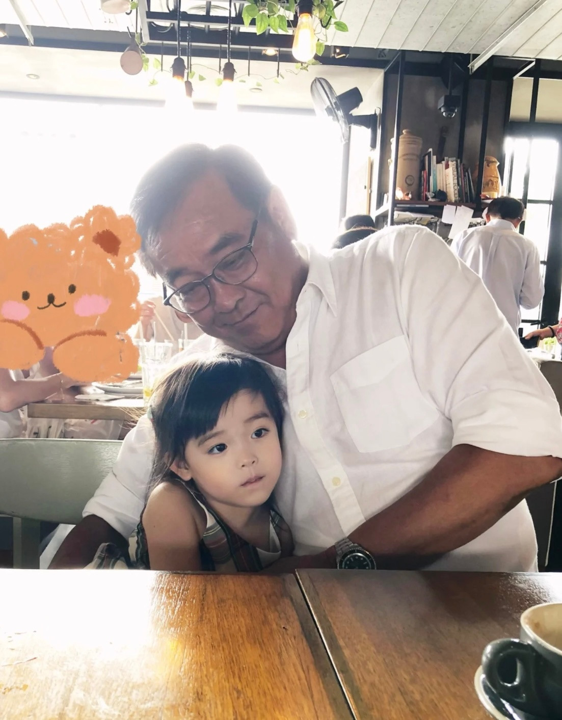 尔冬升与9岁女儿合照​​​