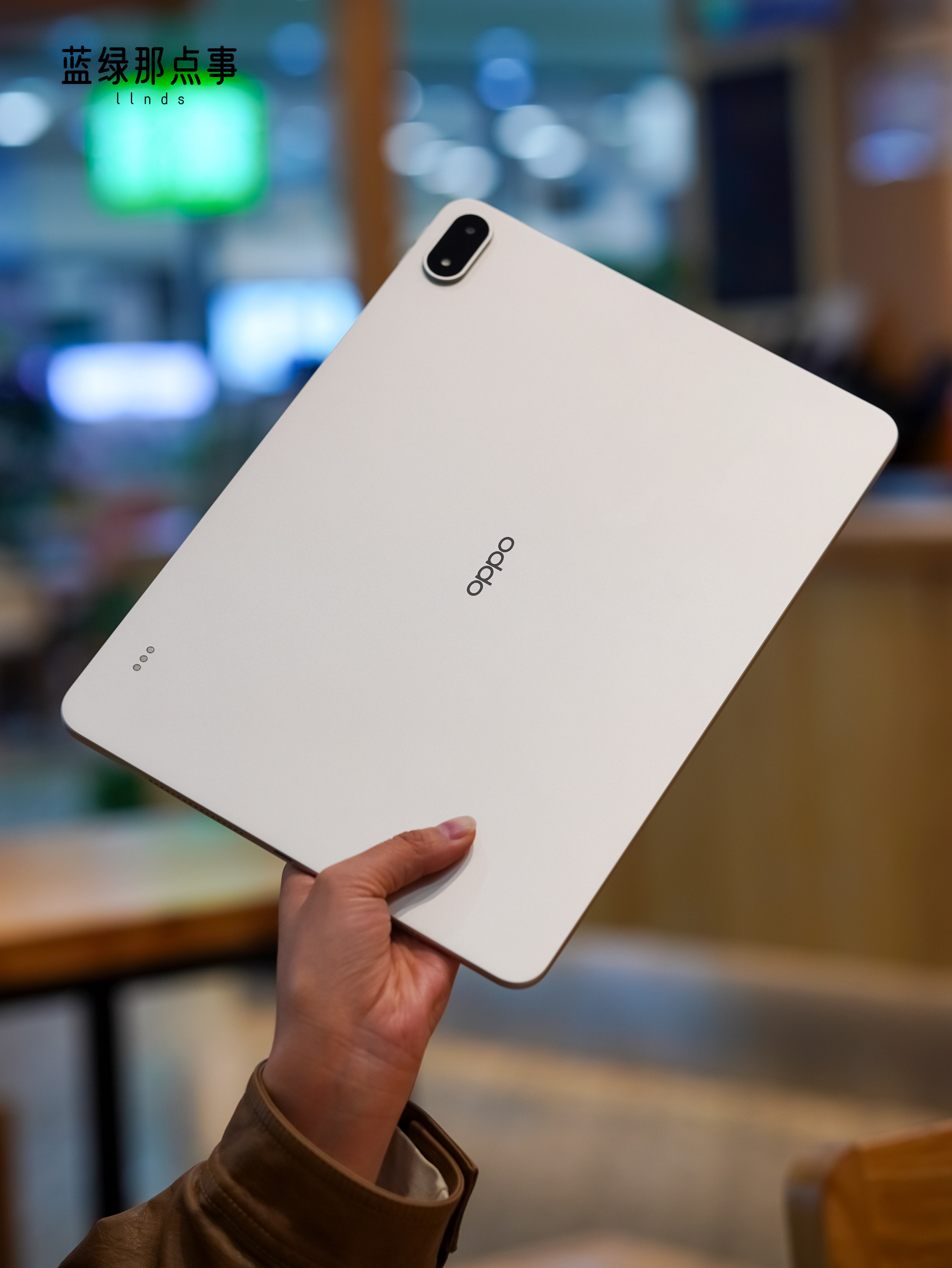 最近狠摸了一阵OPPOPad5Pro，我最大感受是：它不再是放大版的手机