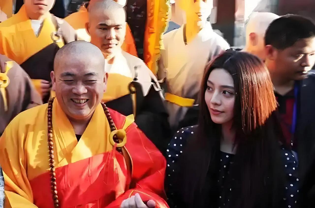 真的不怪老释，你们一个个红尘美女明星来寺庙烧香拜佛也就算了，还非得要见方丈，非得