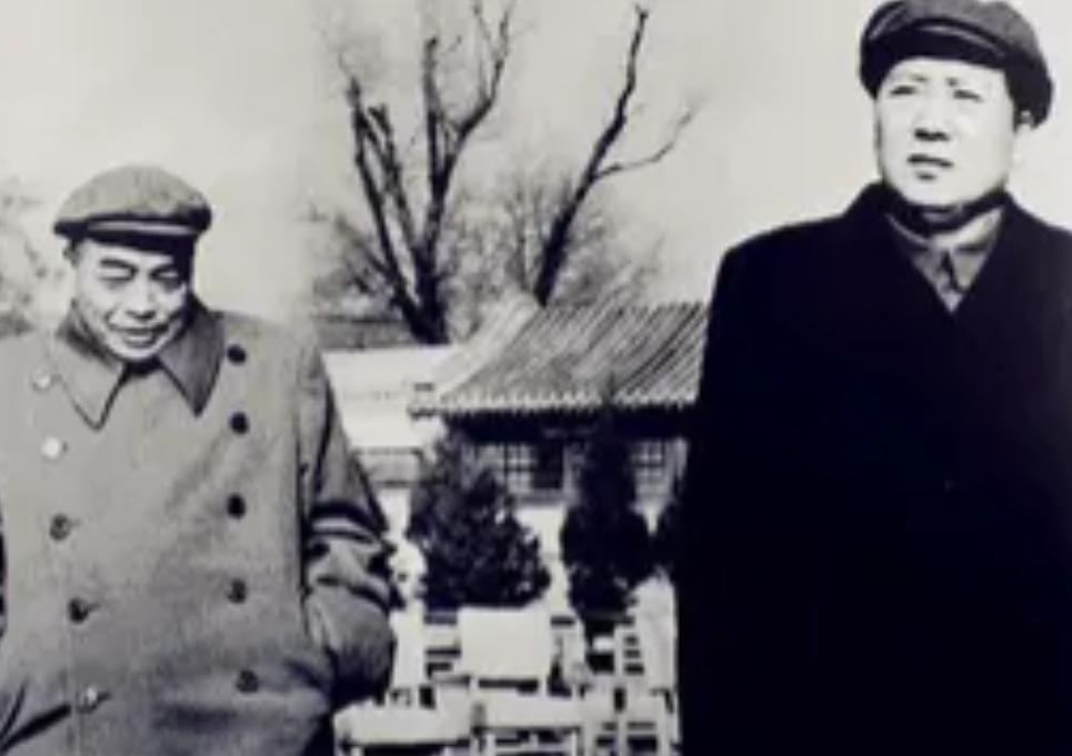 “志愿军里谁打美军打得好？”1952年，毛主席问彭老总，听到毛主席问话，彭老总思