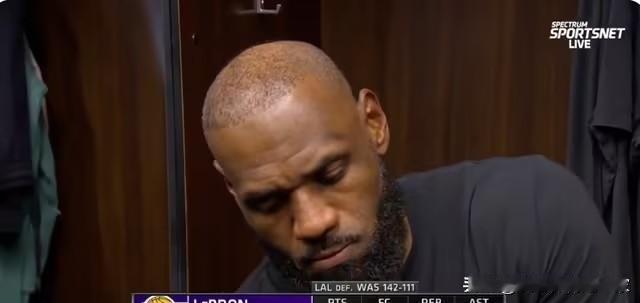 詹姆斯赛后回应扣篮大赛邀请：门儿都没有！湖人142-111大胜奇才，詹姆斯轻松