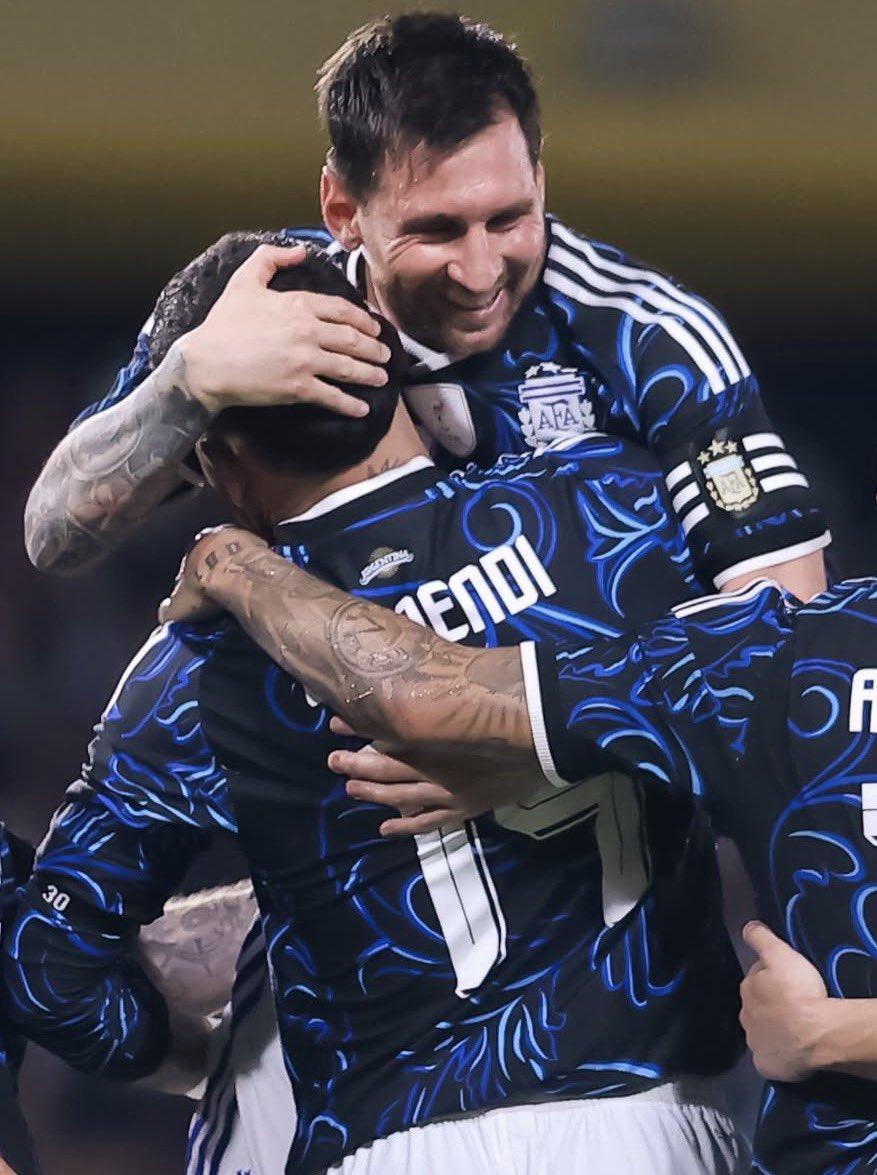 梅西的领导力展现无遗，唯有致敬！[赞]奥塔门迪谈梅西让他主罚点球：“莱奥只是