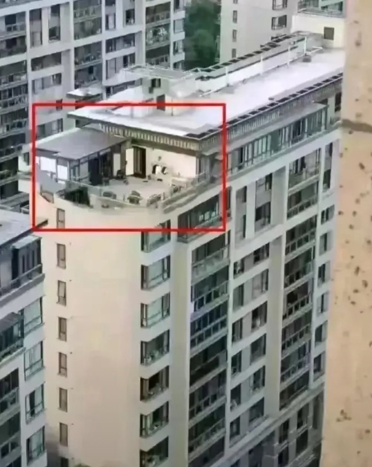 这房子是整个小区里最好的了吧？