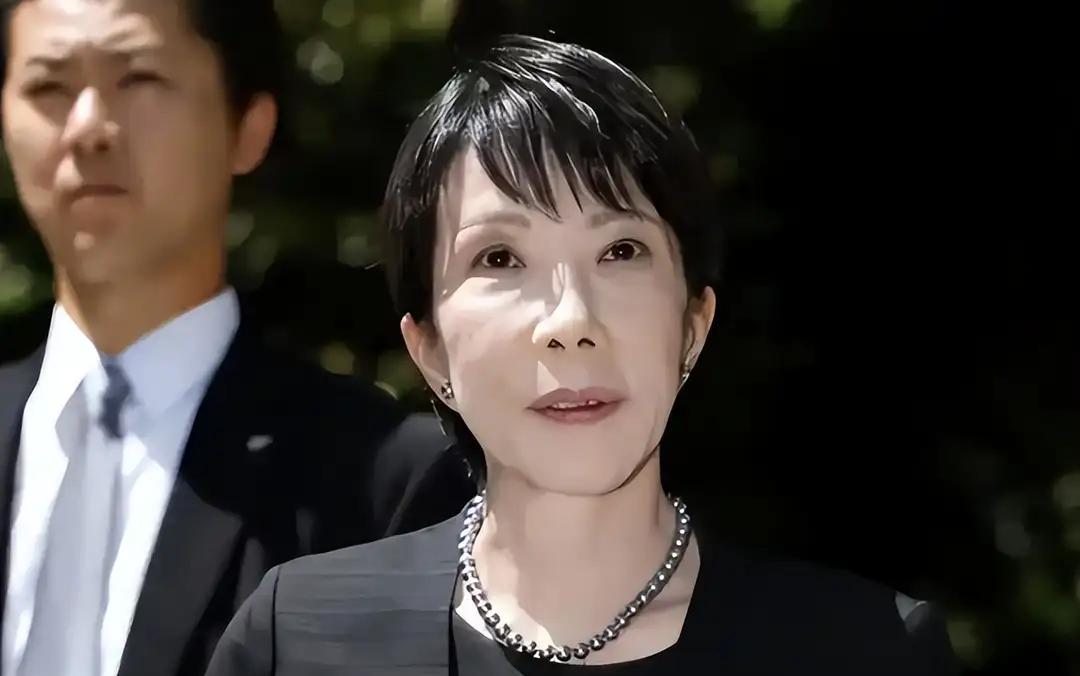 外交部的三个“绝不”回应，是代表国际社会对二战秩序的坚定维护。毋庸讳言，现在，日