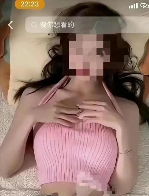 真是色胆包天！据媒体5月4日报道，一名高校女生只是正常在社交平台发了几张生活照，