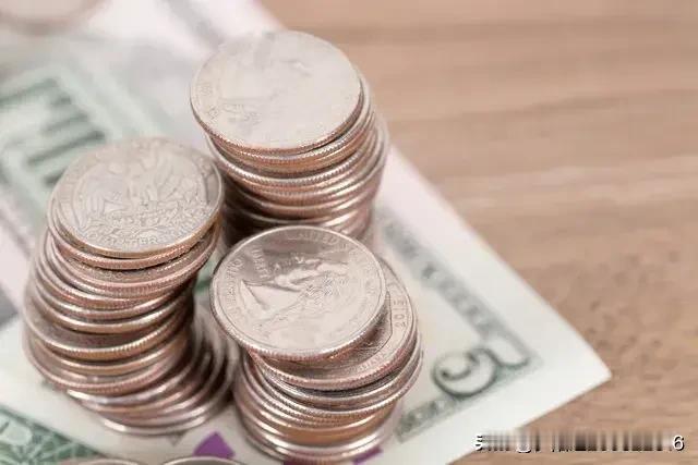 没有退休金的农村老人该如何养老?没退休金的农村老人养老是个现实难题。但农民可以