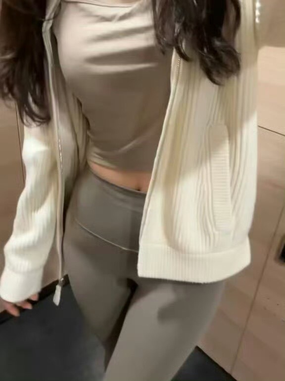 感叹号要放进括号里不是吗🙃​​​