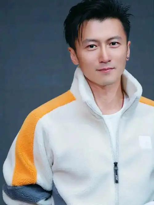 谢霆锋给儿子的转账备注:看哭全网:这才是爸爸给的底气！从不秀娃的谢霆锋，把爱