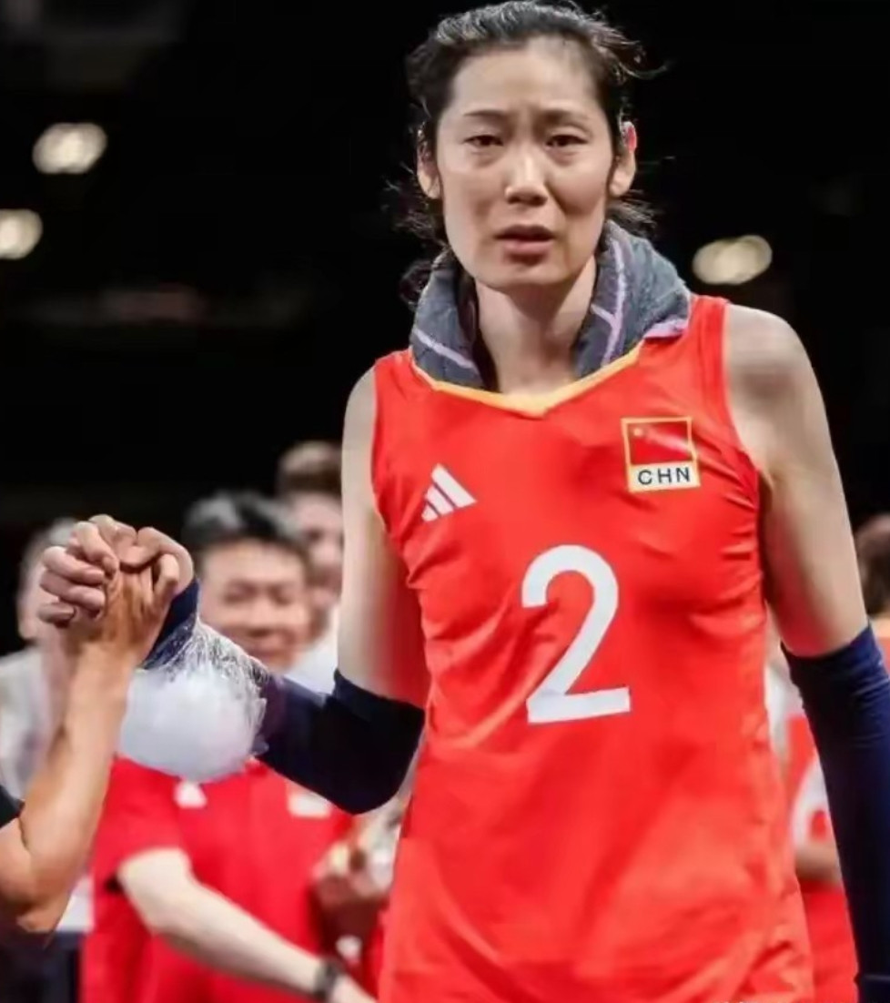 有没有发现，袁心玥、朱婷好像还没上榜！中国女排最新名单出炉！赵勇指导跟袁心