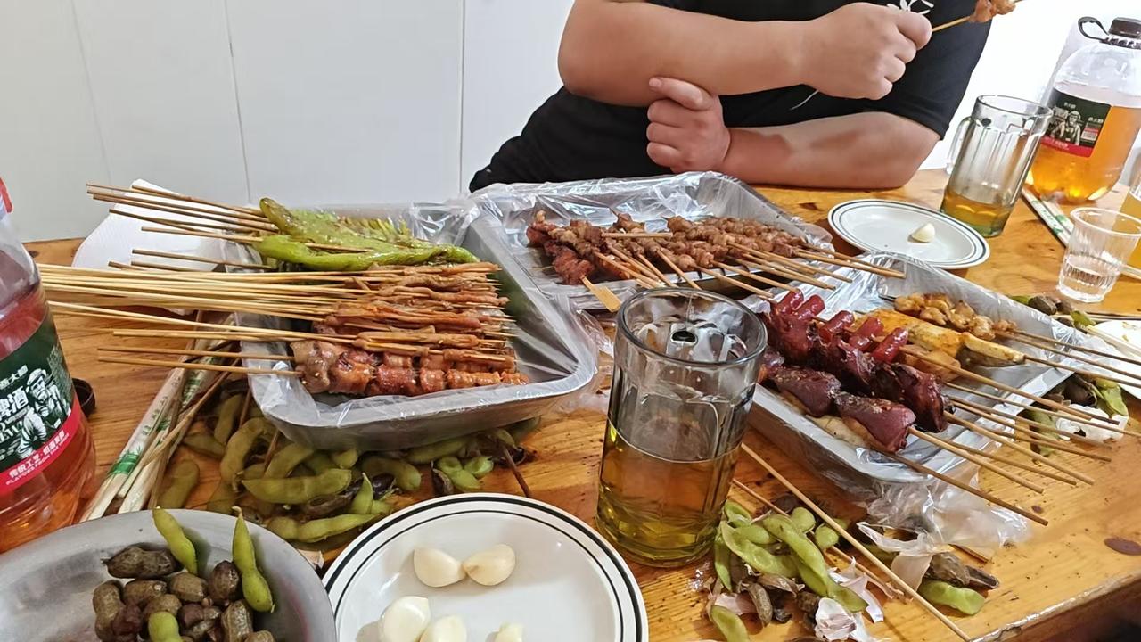 烧烤唱歌，快了一天