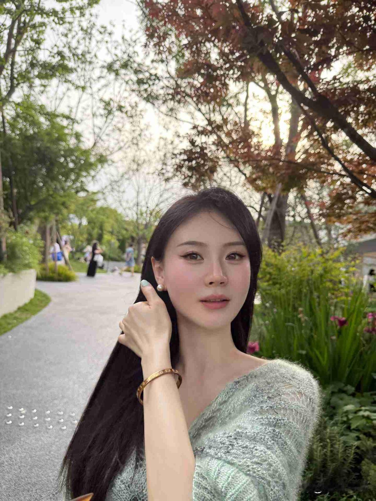 我的今日状态：😁轻松愉快我这里的天气：☀️晴天