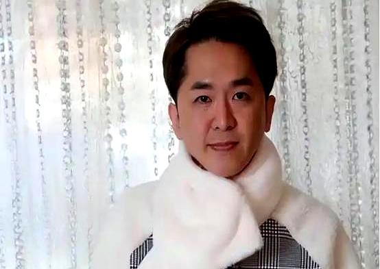 每天睁眼就有4万进账，这日子谁不想过？香港那个被嘲笑了半辈子的邓兆尊，硬是用“