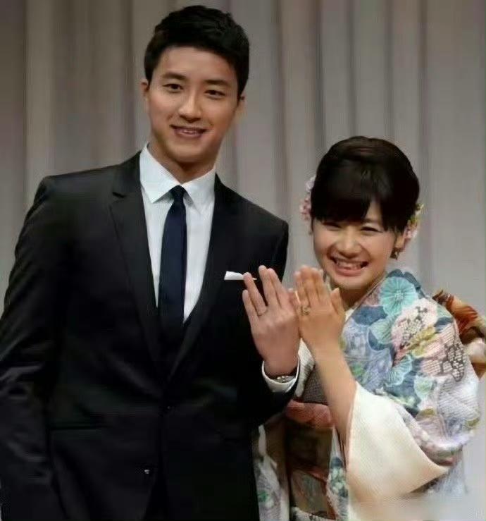 网友A：离婚3年了，再看福原爱的现状，才明白她为啥非要和江宏杰分开，变化真的挺大