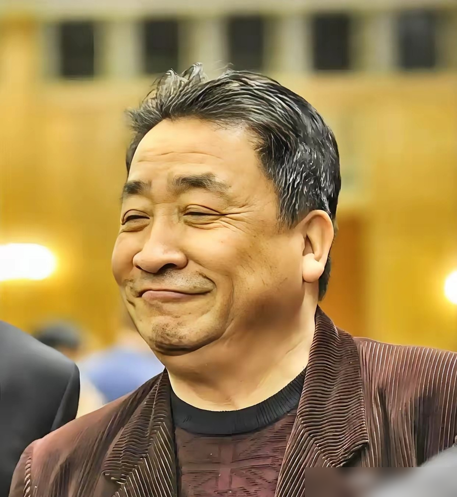 姜昆被骂了十几年，愣是一句没回。可郭德纲跟曹云金撕破脸的时候，恨不得把家谱都晒出来。这能一样吗？20