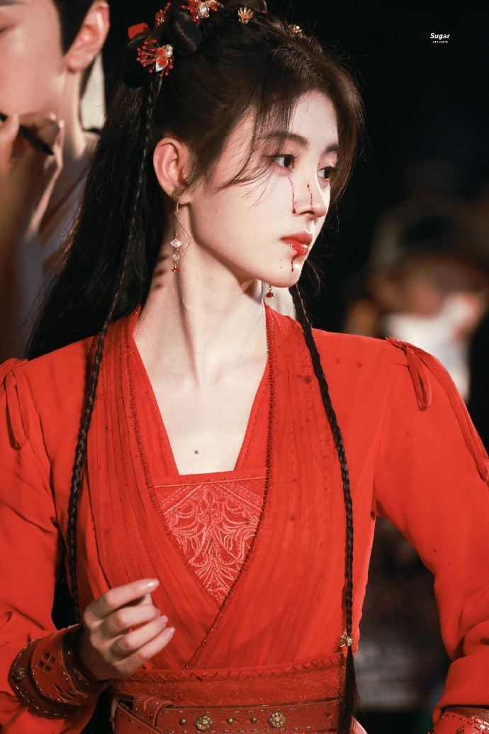 笑不活了！丝芭新剧《勿扰飞升》开播，网友辣评妆造“世袭制”！前有鞠婧祎、孙珍妮红