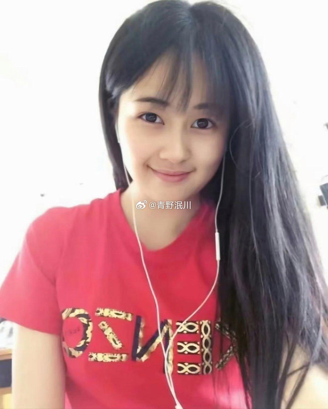 十年前的白鹿就是一个普通人好奇她是怎样当上明星的