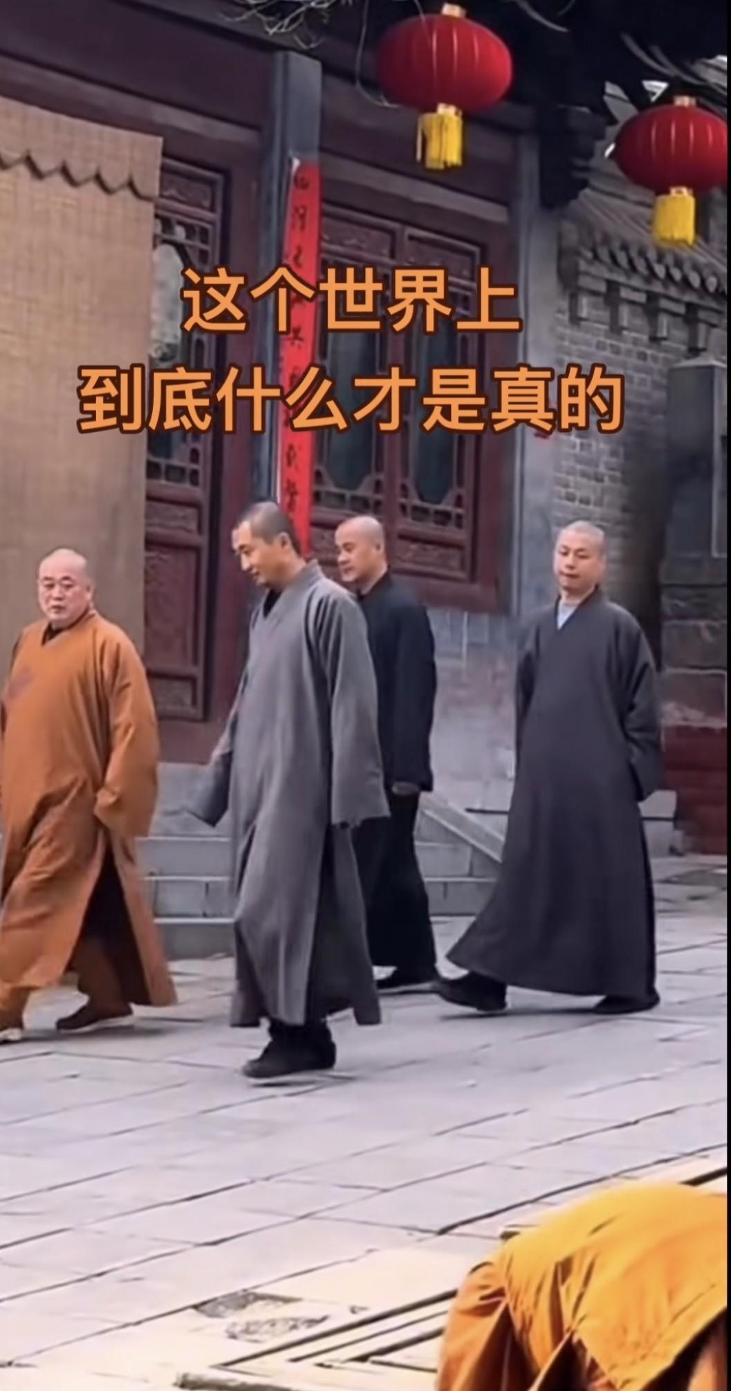 一个人经历太多，见过太多，你就会发现，这个世界没有绝对的好人，只有规律，更没必要