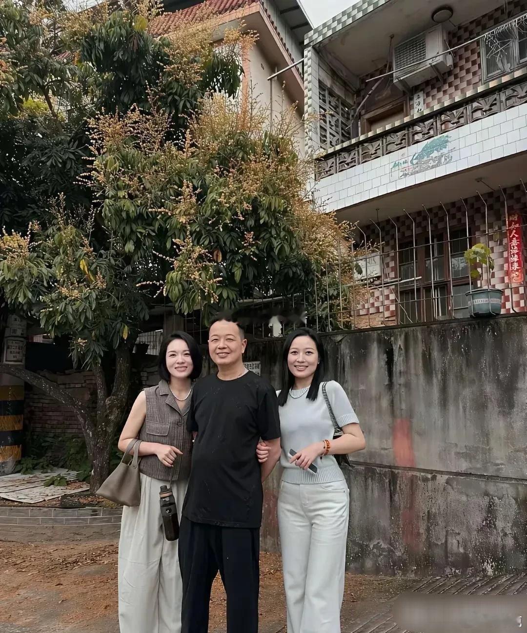 闺女都长那么大了，妈妈气质咋还这么好，牛啊！