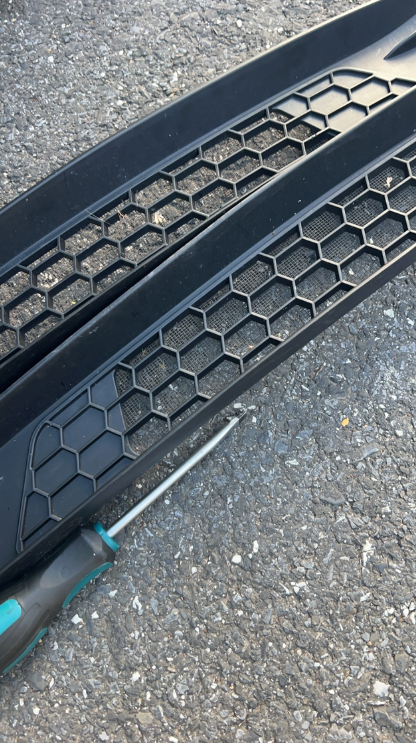 提车一年半了，防虫网是提车以后就马上装上了的，今天还在车友群里说买的最明智的就是