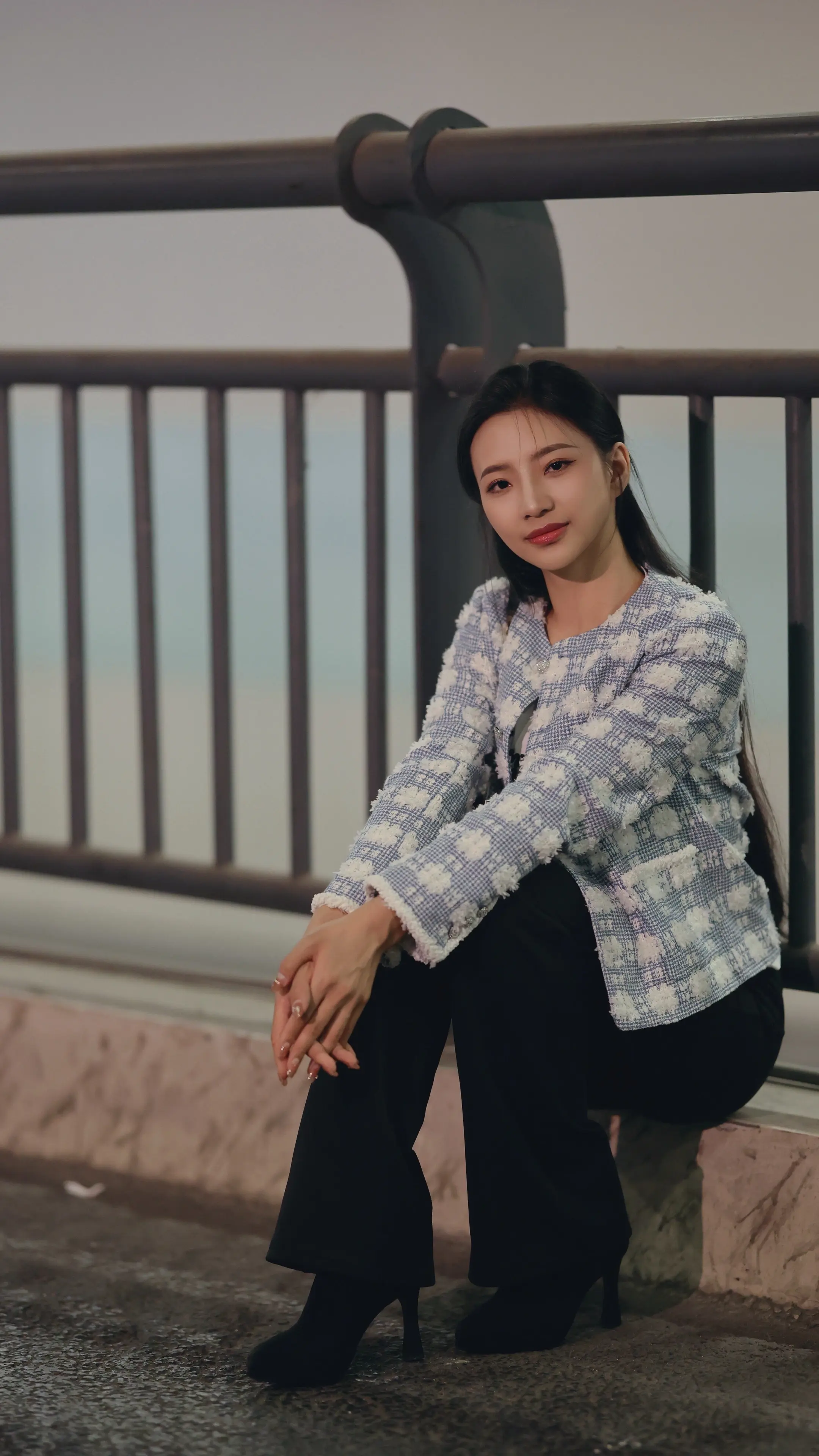 镜头是没有感情的，只是拍你的人用了心。模特