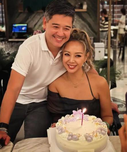 49岁钟丽淇进ICU，丈夫电话里的回答太扎心了。据港媒消息，前TVB女星钟丽