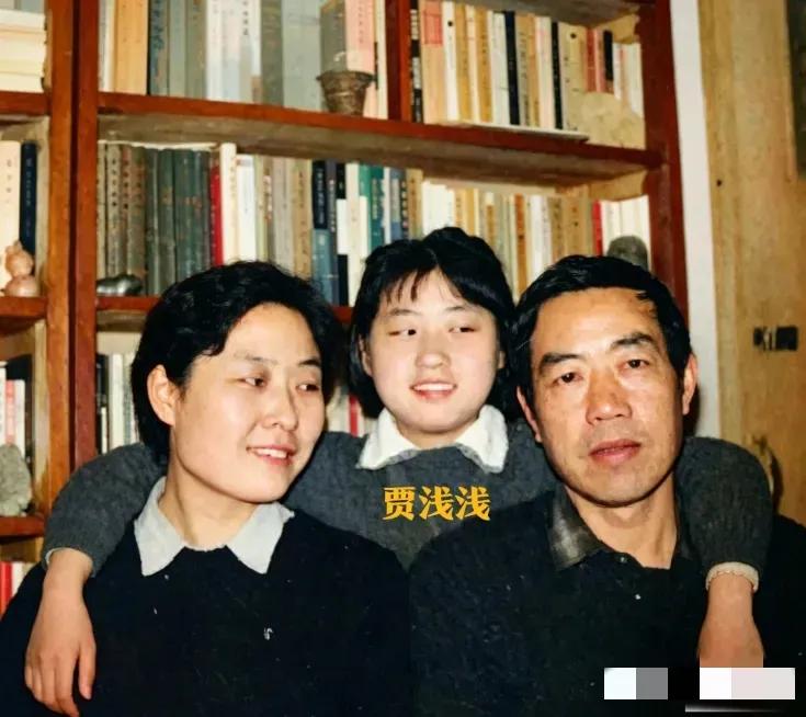 1996年，44岁的贾平凹，娶27岁的护士郭梅为妻，婚后，他问妻子：“我每周可不