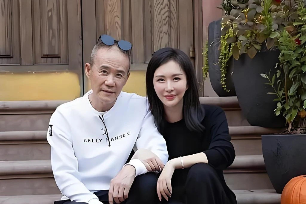 恩爱了多年，70多岁的王石开始衰老萎缩，40多岁的田朴珺正绚烂如花