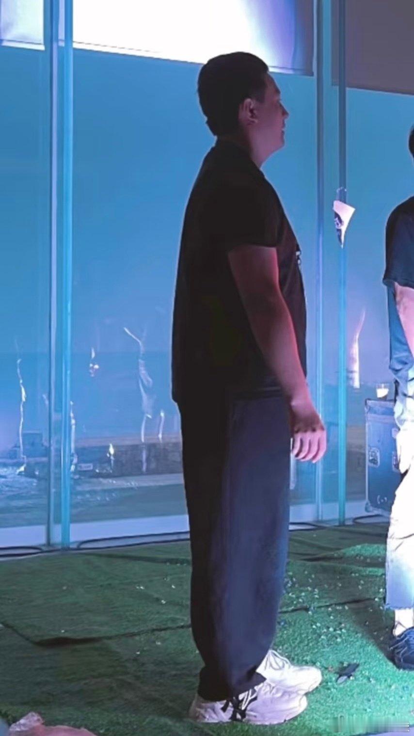 刘萧旭220斤旧照短剧演员刘萧旭的220斤旧照被网友扒出，引发热议。从前的