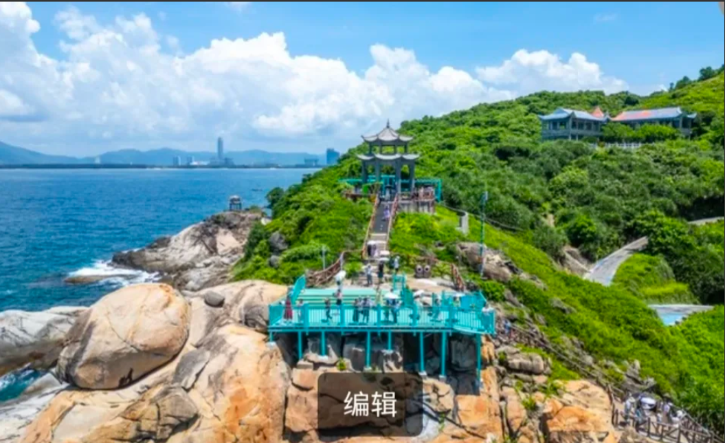 被彻底颠覆了三观：刚才刷到一个视频，女孩子上厕所没带纸巾，打110报警，警察来后