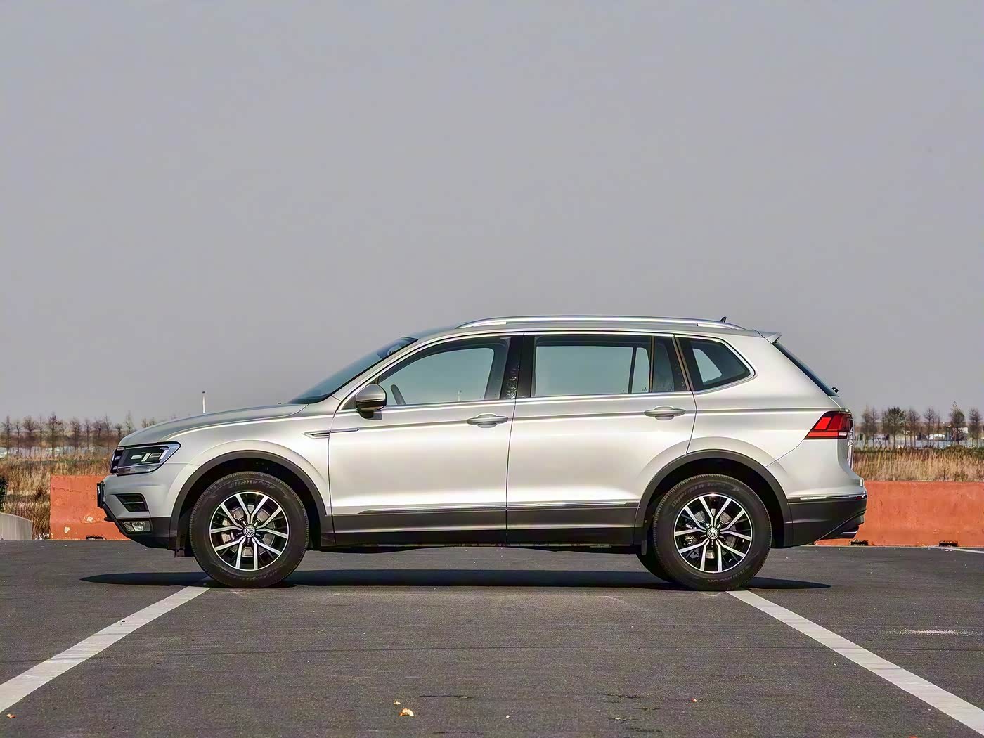 回想起10年前刚毕业的时候，当时看38号的车评，被忽悠的一愣一愣的，认为日系车就