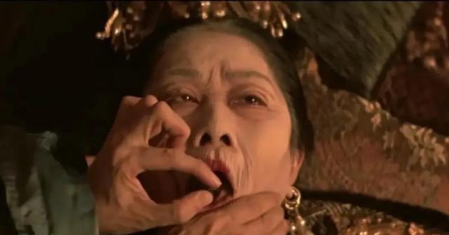 1908年，慈禧临死前一刻，太监看她马上不行了，赶紧给她喝了一碗海龟汤，吊着最后