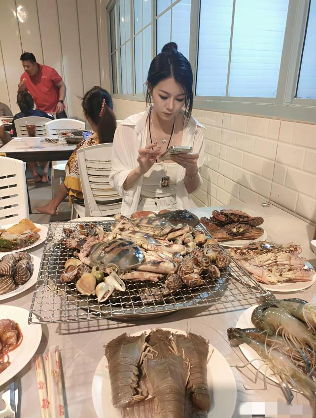 第一次请相亲对象吃饭，带她吃这个不算寒酸吧？