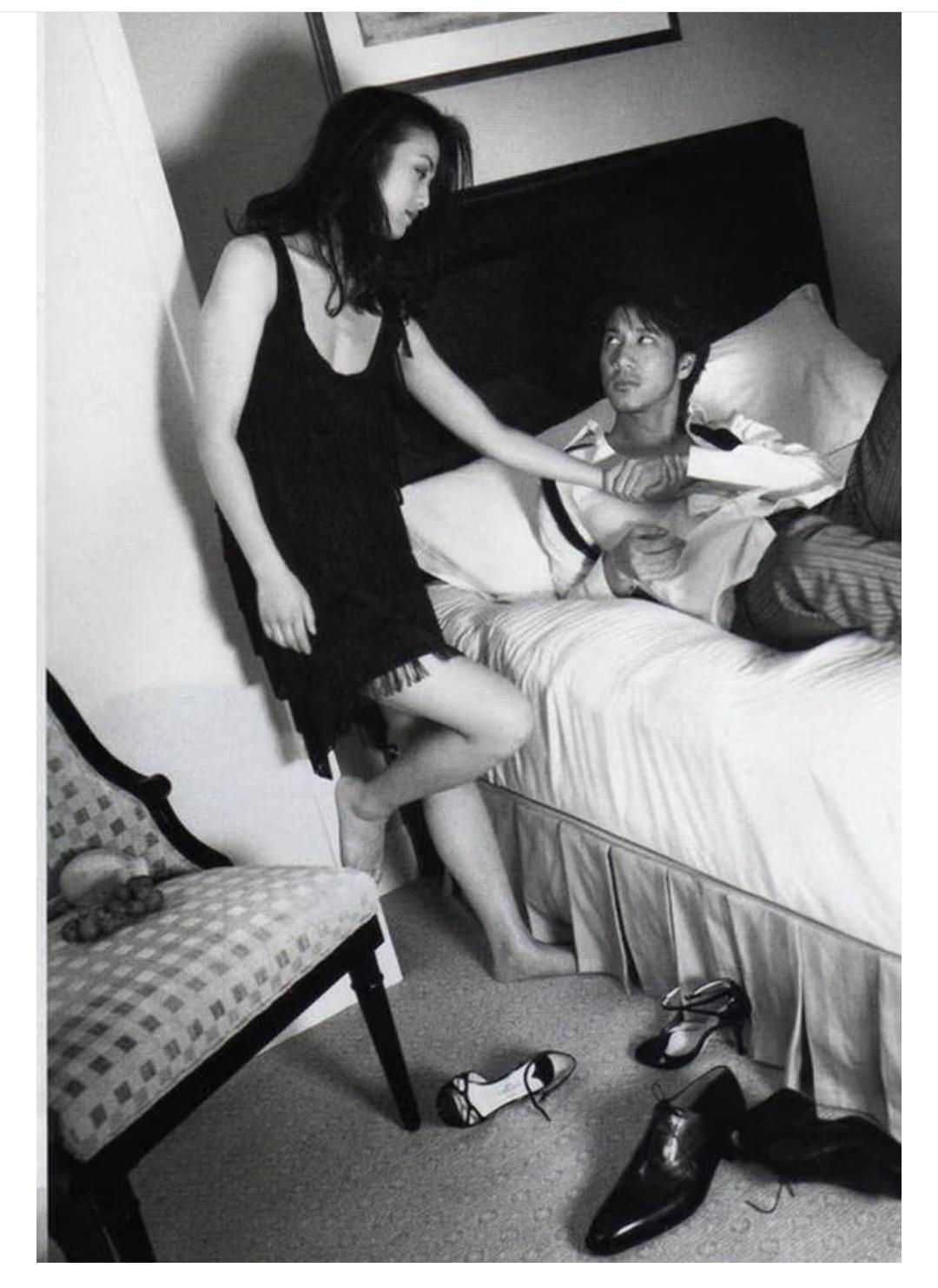 王力宏，看汤唯的眼神也太僵硬了。