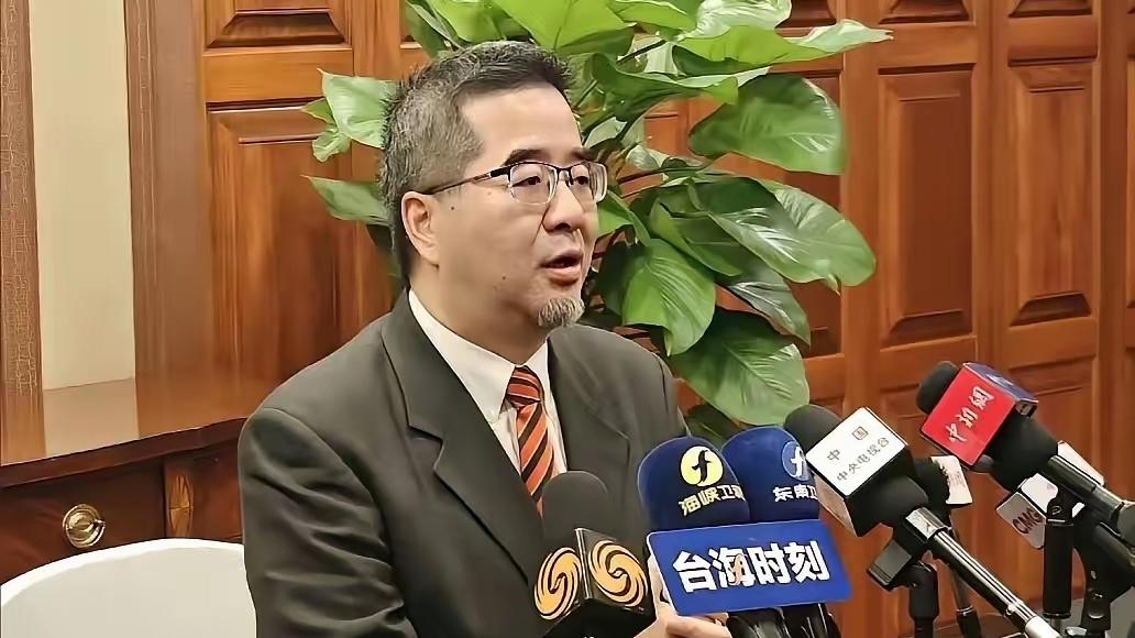 国民党高层喊话碰硬中国底线，自治主张引猜疑，两岸关系陷迷雾。中国国民党的副主席