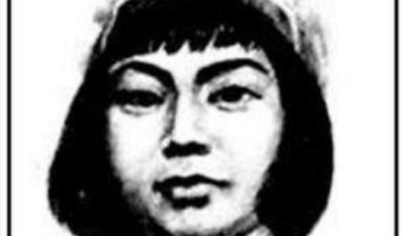 1929年，朱德正和妻子睡觉，突然十几个敌兵破门而入，大喊：“谁是朱德！”危急时